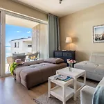 Apartment Side Luxury Steps To The Lela - Happy *