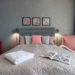 Side Luxury Steps To The Lela - Happy Apartment