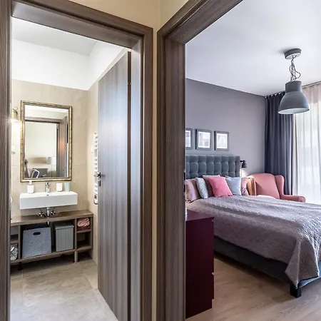 Side Luxury Steps To The Lela - Happy *