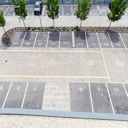 Side Luxury Steps To The Lela - Happy