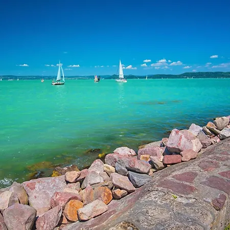 Lägenhet Side Luxury Steps To The Lela - Happy Balatonlelle