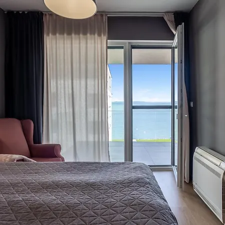 Side Luxury Steps To The Lela - Happy