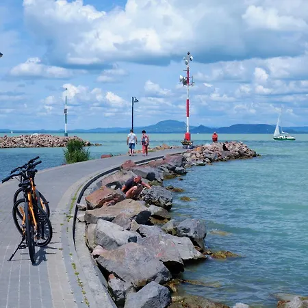 Lägenhet Side Luxury Steps To The Lela - Happy Balatonlelle