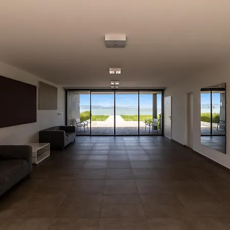 Side Luxury Steps To The Lela - Happy *