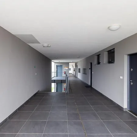 Side Luxury Steps To The Lela - Happy