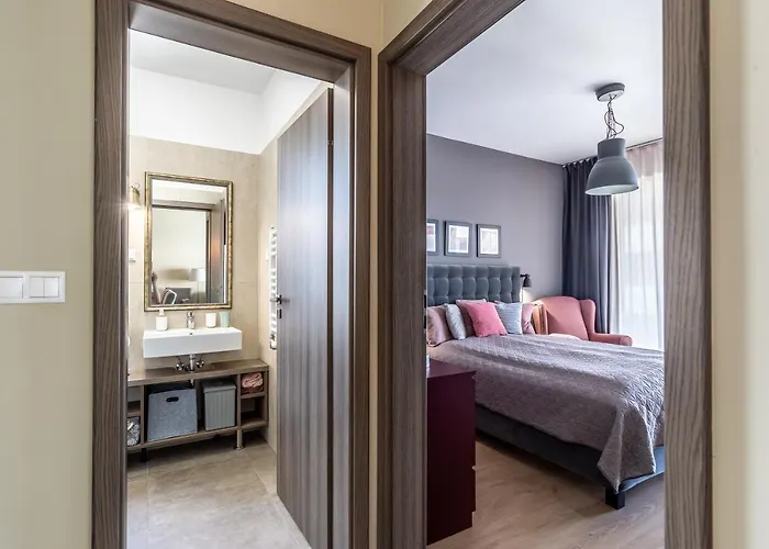 Side Luxury Steps To The Lela - Happy *