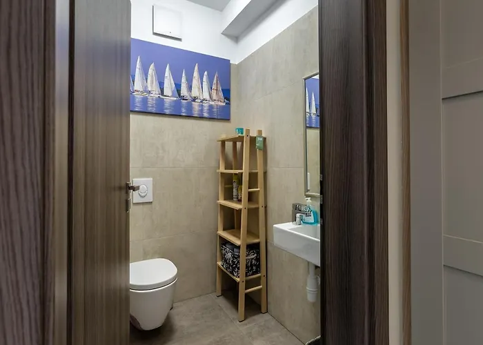 Side Luxury Steps To The Lela - Happy *