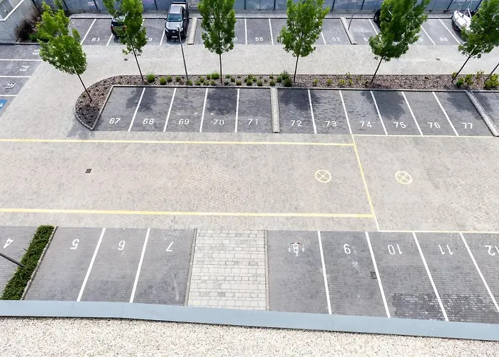 Side Luxury Steps To The Lela - Happy