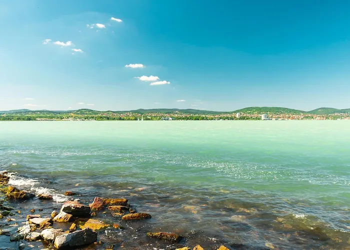 아파트 Side Luxury Steps To The Lela - Happy 발라톤엘