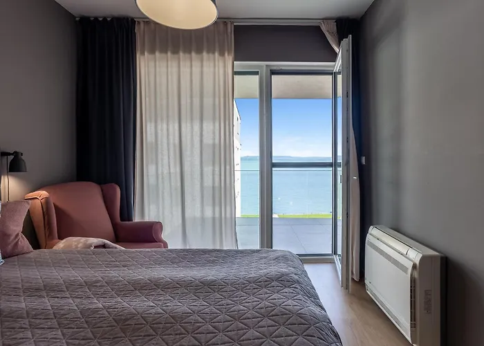 Side Luxury Steps To The Lela - Happy