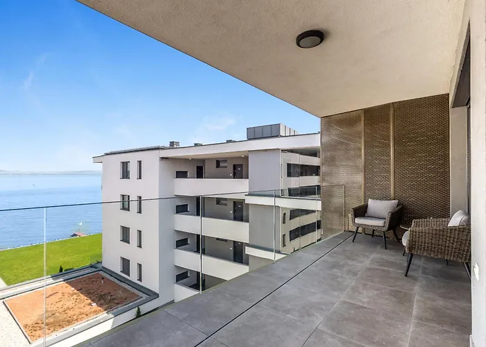 아파트 Side Luxury Steps To The Lela - Happy *