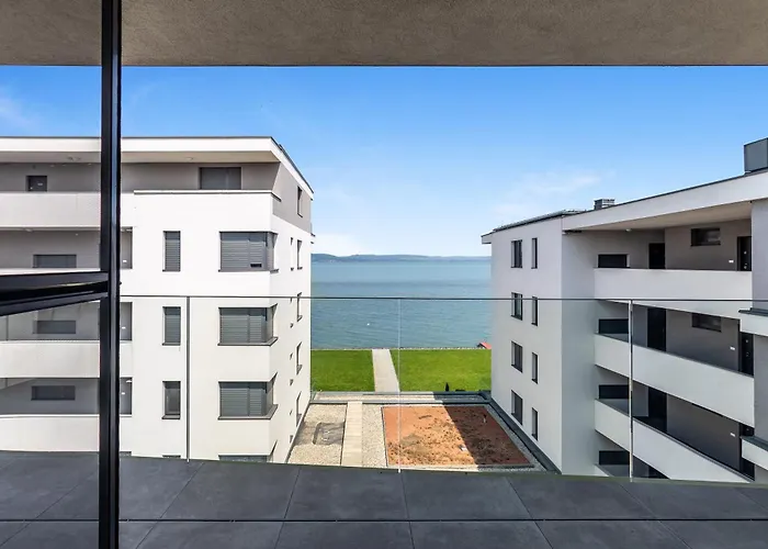 아파트 Side Luxury Steps To The Lela - Happy