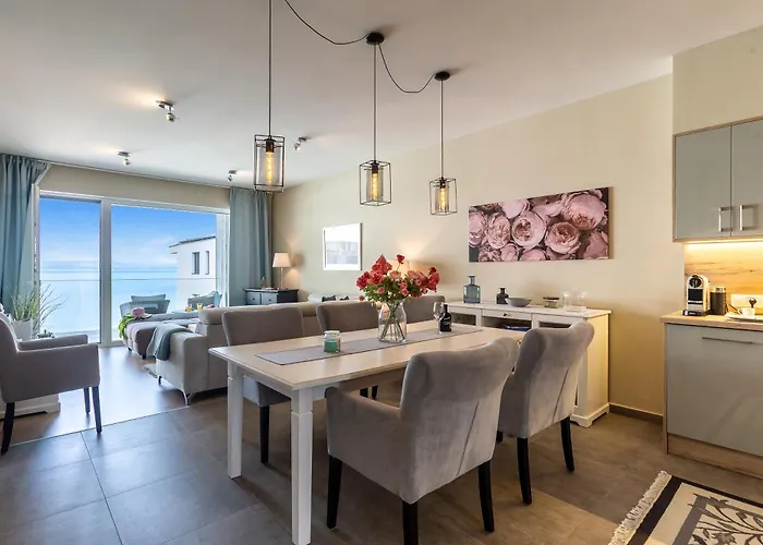 Side Luxury Steps To The Lela - Happy 아파트 발라톤엘