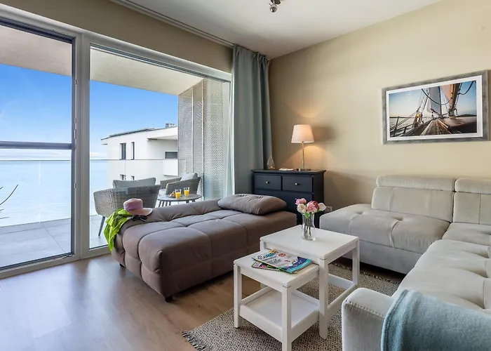 Side Luxury Steps To The Lela - Happy 아파트