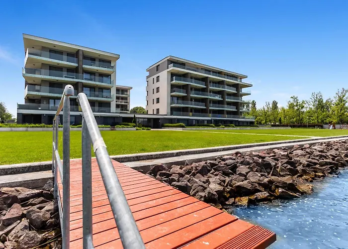 아파트 Side Luxury Steps To The Lela - Happy *