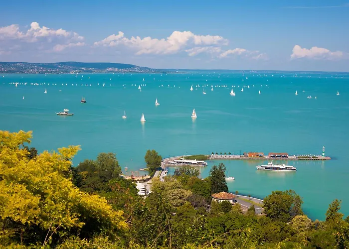 Side Luxury Steps To The Lela - Happy 아파트 발라톤엘