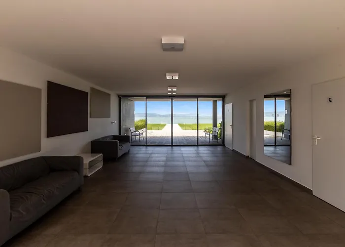 Side Luxury Steps To The Lela - Happy *